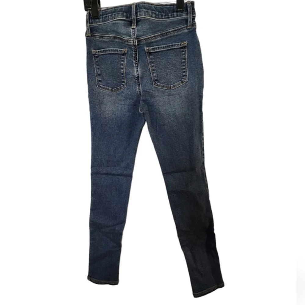 Old navy Rockstar super skinny jegging highrise‎ distressed jean